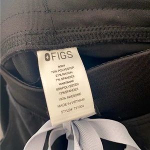 Small kades never worn just washed and hung dry.